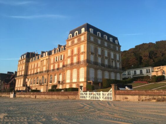 Trouville-sur-mer : Marguerite Duras aux Roches Noires