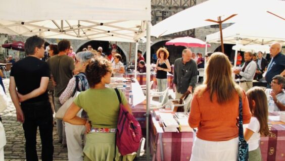 Le festival Place aux Nouvelles, tous à Lauzerte les 10 et 11 septembre 2022 !