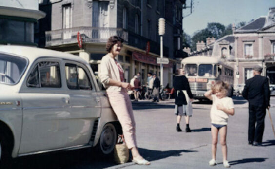 Salon L’Autre Livre : « Des cailloux bleus plein les dents » de Caroline Anssens, par Michèle Cléach